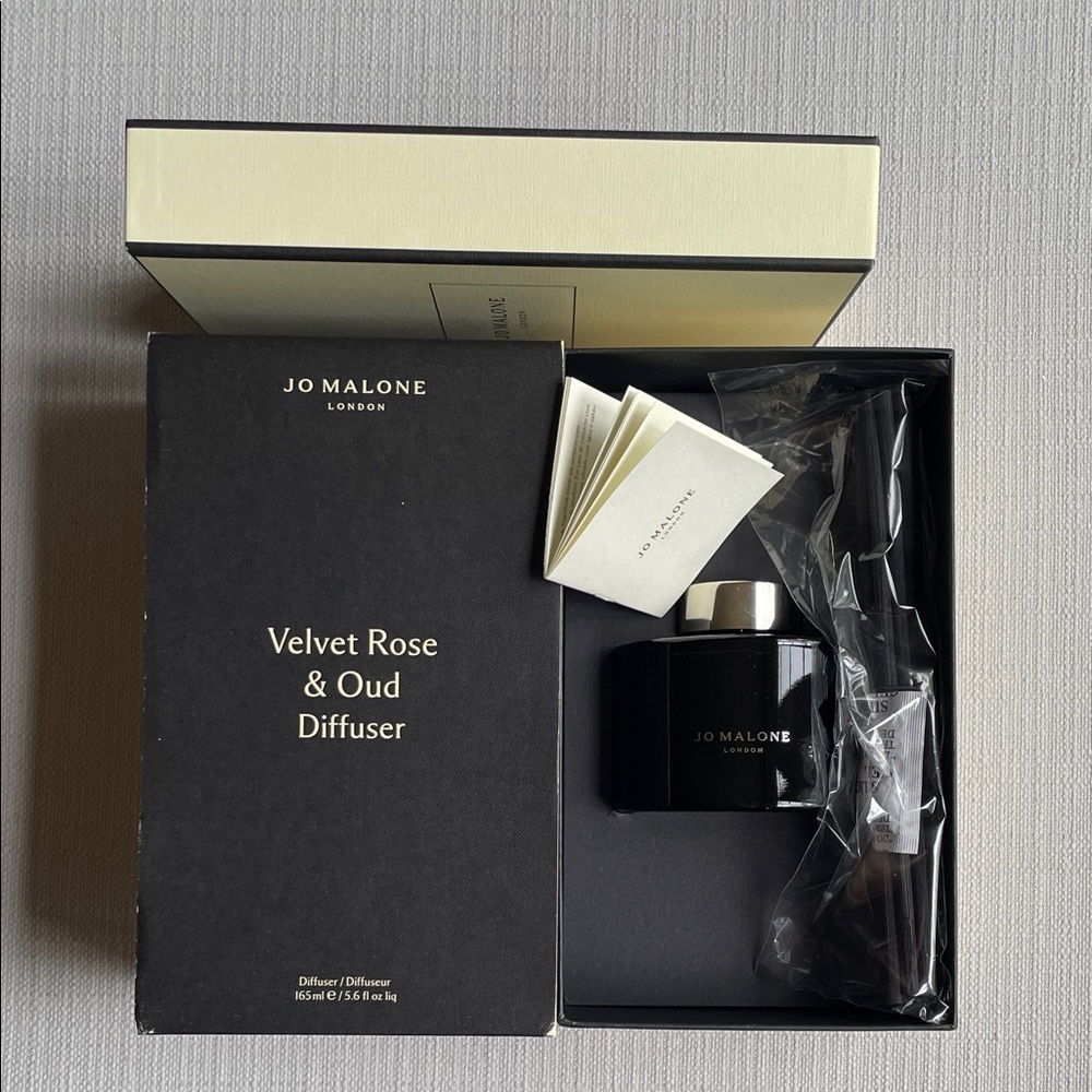 Jo Malone Velvet Rose & Oud Reed Diffuser